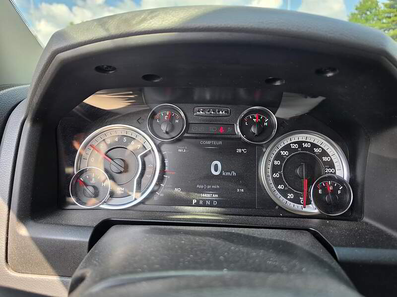 RAM 1500 Classic 2020 EXPRESS / 6 PLACES / BOITE 5 PI 7 po / CAMERA + BLUETOOTH ++++ — photo 15