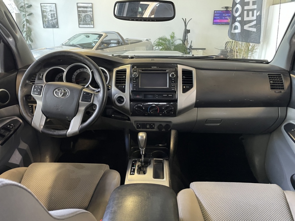 Toyota Tacoma  2013 — photo 11