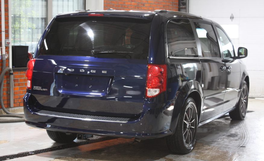 2017 DODGE GRAND CARAVAN SXT PRENIUM PLUS — photo 6