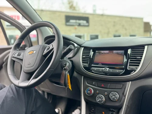 Chevrolet Trax LT 2021 — photo 14