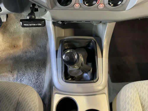 Toyota Tacoma  2010 — photo 22