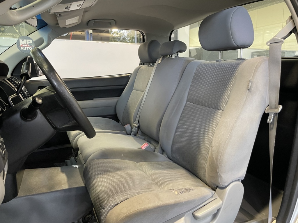 Toyota Tundra DLX 2008 — photo 11