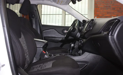 2020 JEEP CHEROKEE ALTITUDE 4X4 — photo 8