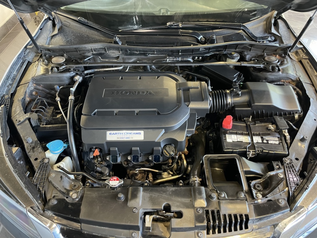 Honda Accord Touring 2015 — photo 37