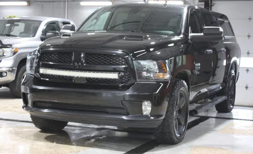 2022 RAM 1500 CLASSIC EXPRESS CREW CAB 4X4 — photo 3