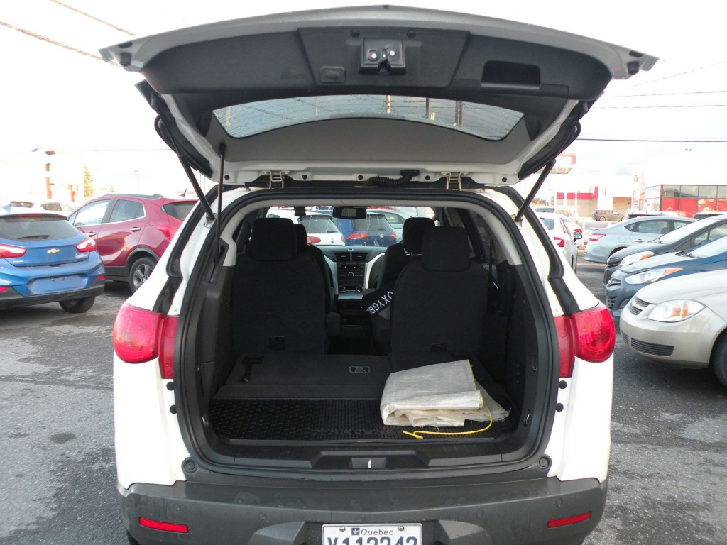 Chevrolet Traverse 2LT 2011 — photo 11