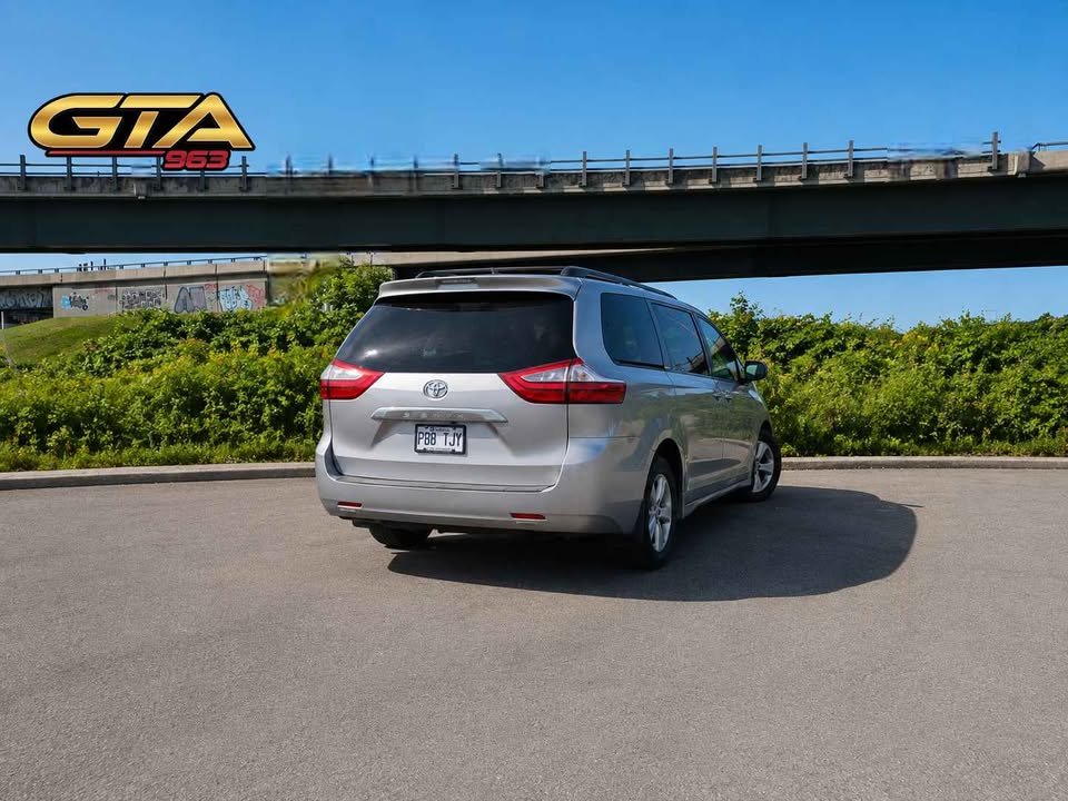 2018 Toyota Sienna l – 7 passagers — photo 6
