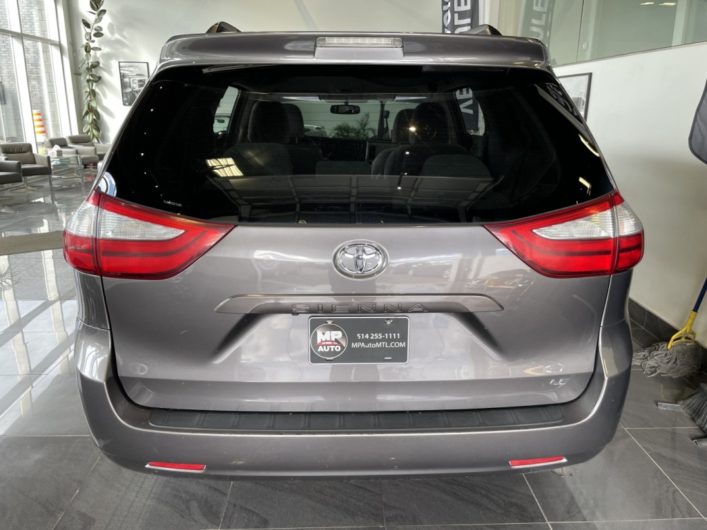 Toyota Sienna LE 2015 — photo 5