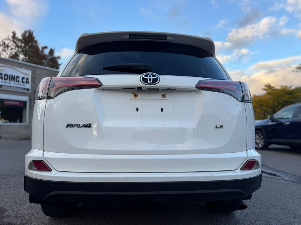 Toyota RAV4 LE 2018 — photo 10