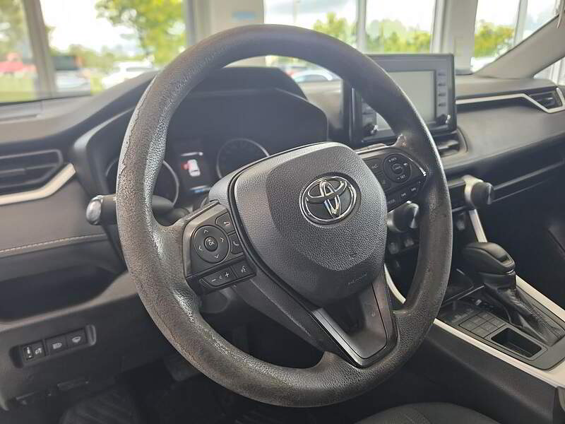 Toyota RAV4 2022 LE — photo 9