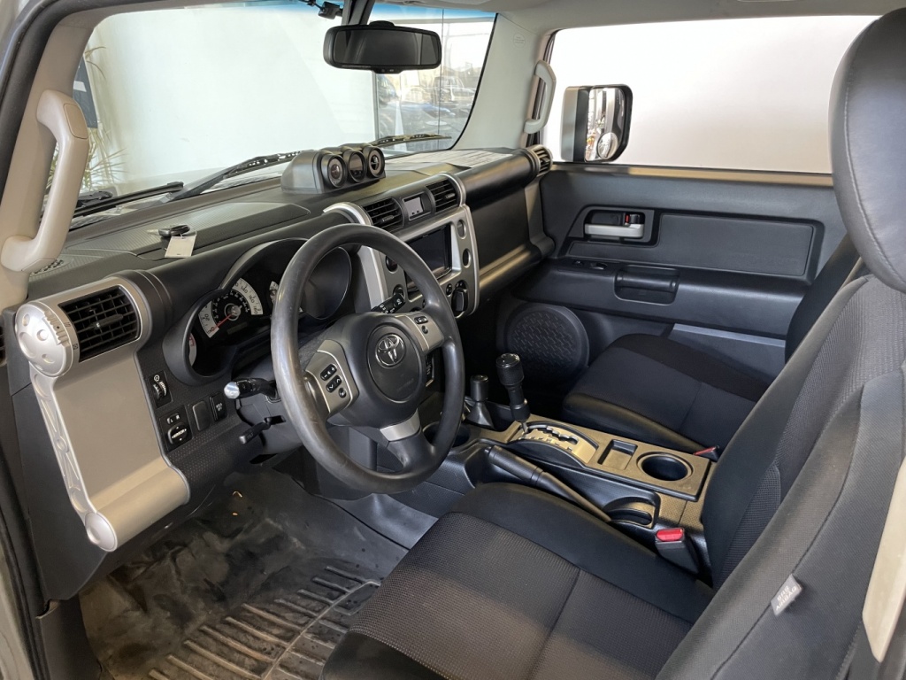 Toyota FJ Cruiser  2011 — photo 16