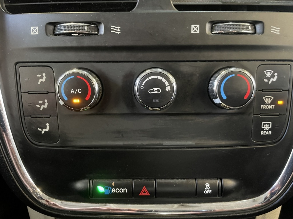 Dodge Grand Caravan SXT 2014 — photo 27