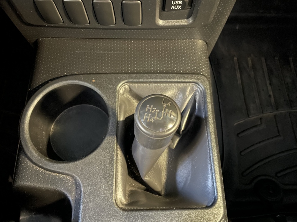 Toyota FJ Cruiser  2011 — photo 25