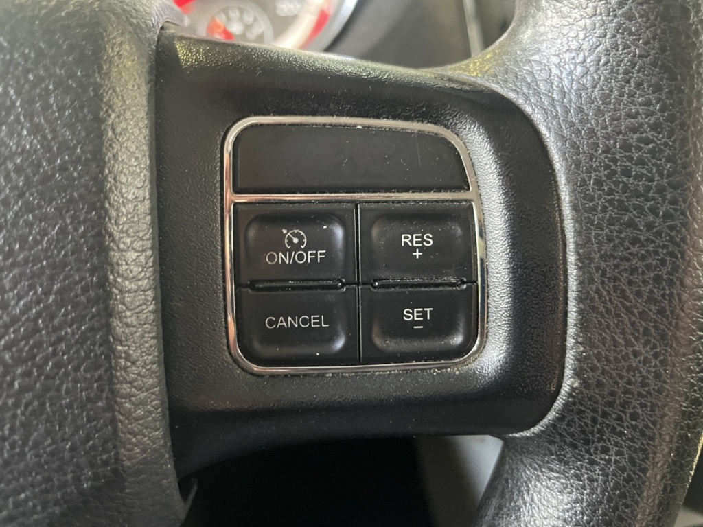 Dodge Grand Caravan SXT 2014 — photo 23