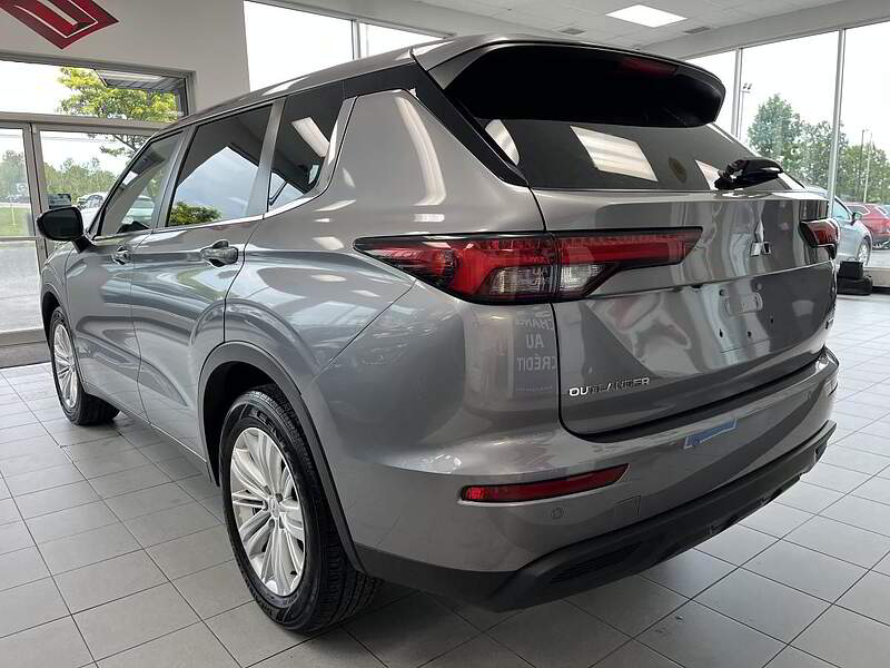 Mitsubishi Outlander 2022 ES S-AWC / 7 PLACES / AUTO + CAMERA + BLUETOOTH ++++ — photo 7