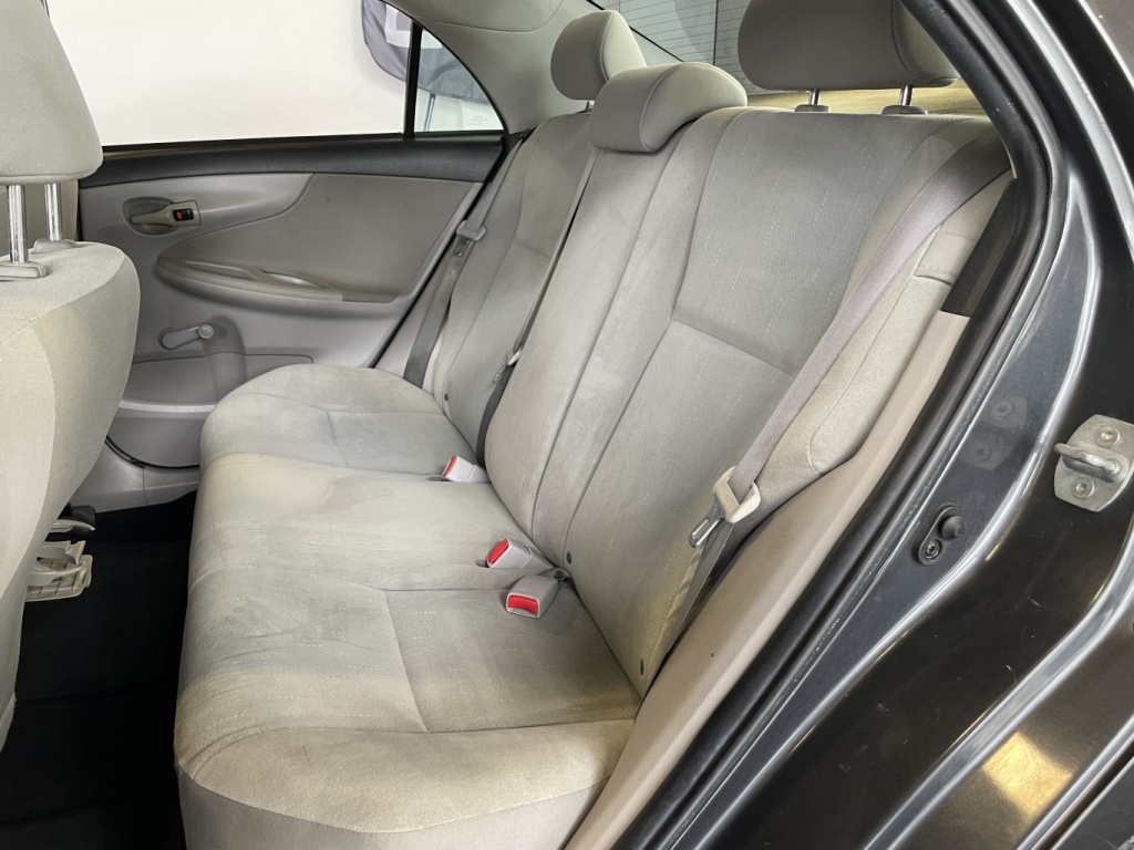 Toyota Corolla CE 2011 — photo 10