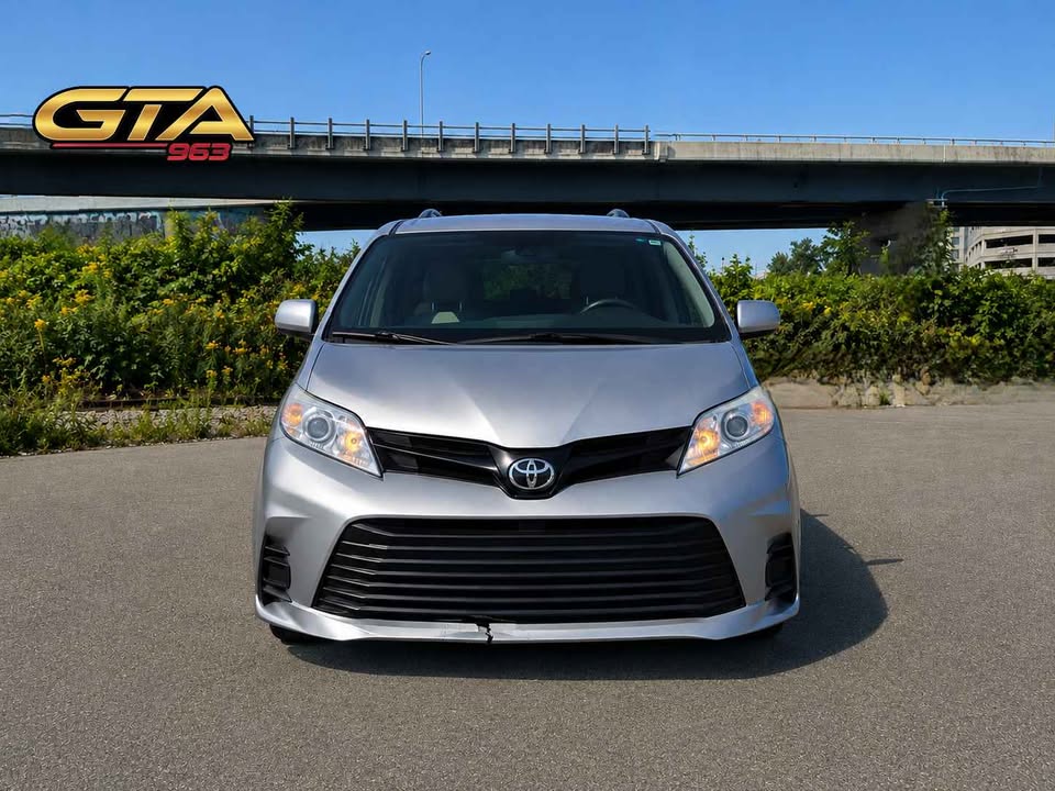 2018 Toyota Sienna l – 7 passagers — photo 4