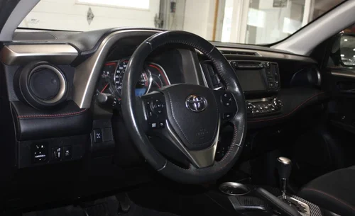 2015 TOYOTA RAV4 XLE AWD — photo 10