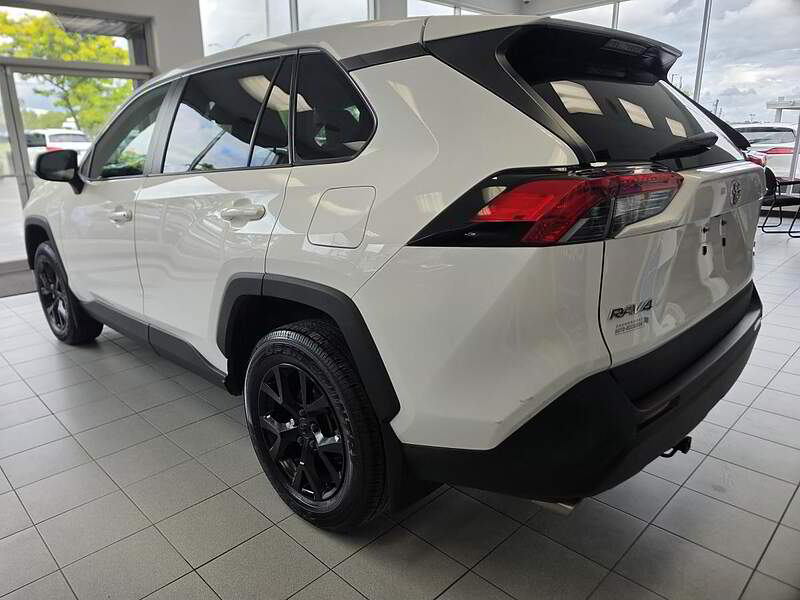 Toyota RAV4 2022 LE — photo 7