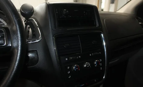 2017 DODGE GRAND CARAVAN SXT STOW AND GO — photo 11