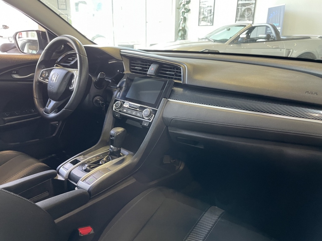 Honda Civic LX 2016 — photo 26