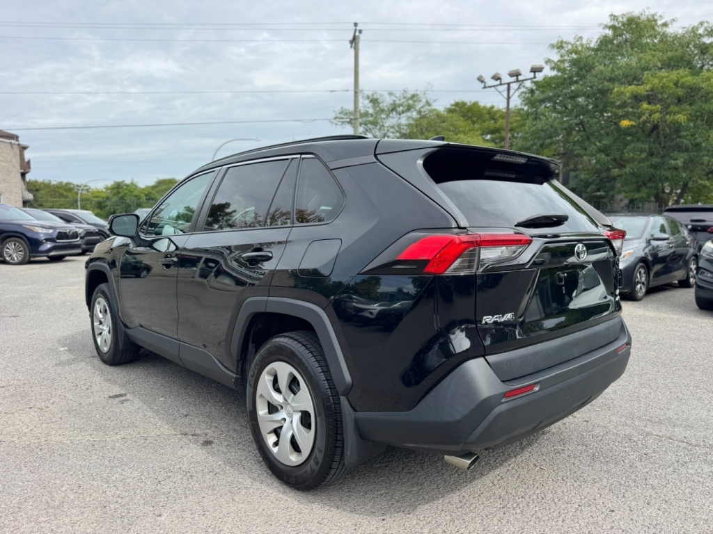 Toyota RAV4 LE 2021 — photo 4