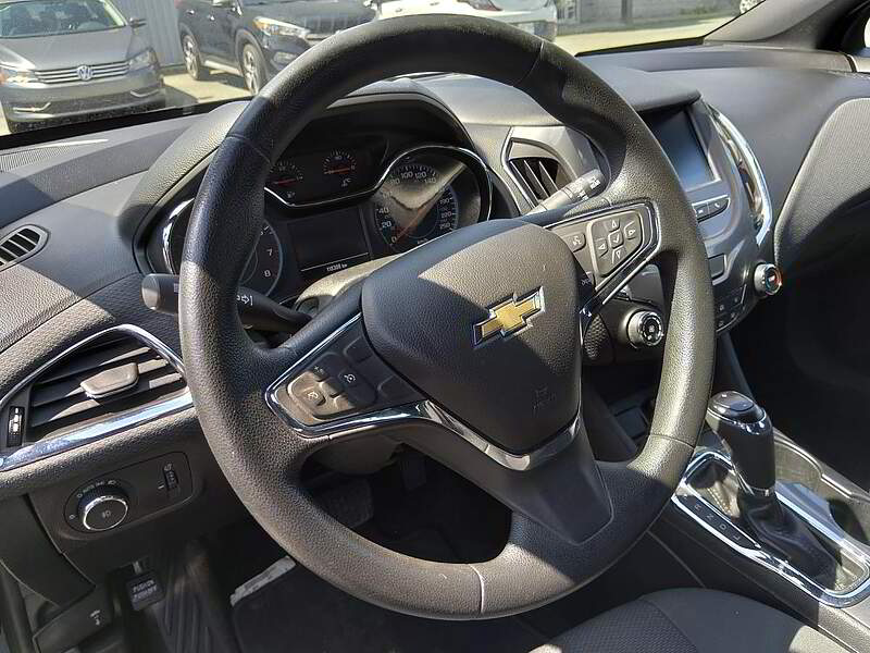 Chevrolet Cruze 2018 LT / AUTO + CAMERA + BLUETOOTH + BAS KM +++ — photo 9
