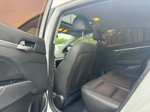 Hyundai Elantra Luxury 2020 — photo 13