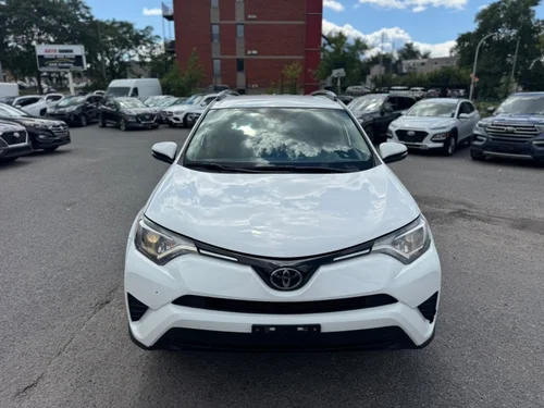 Toyota RAV4 LE 2018 — photo 3