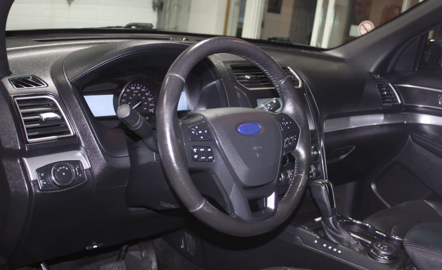 2016 FORD EXPLORER XLT 4X4 — photo 11