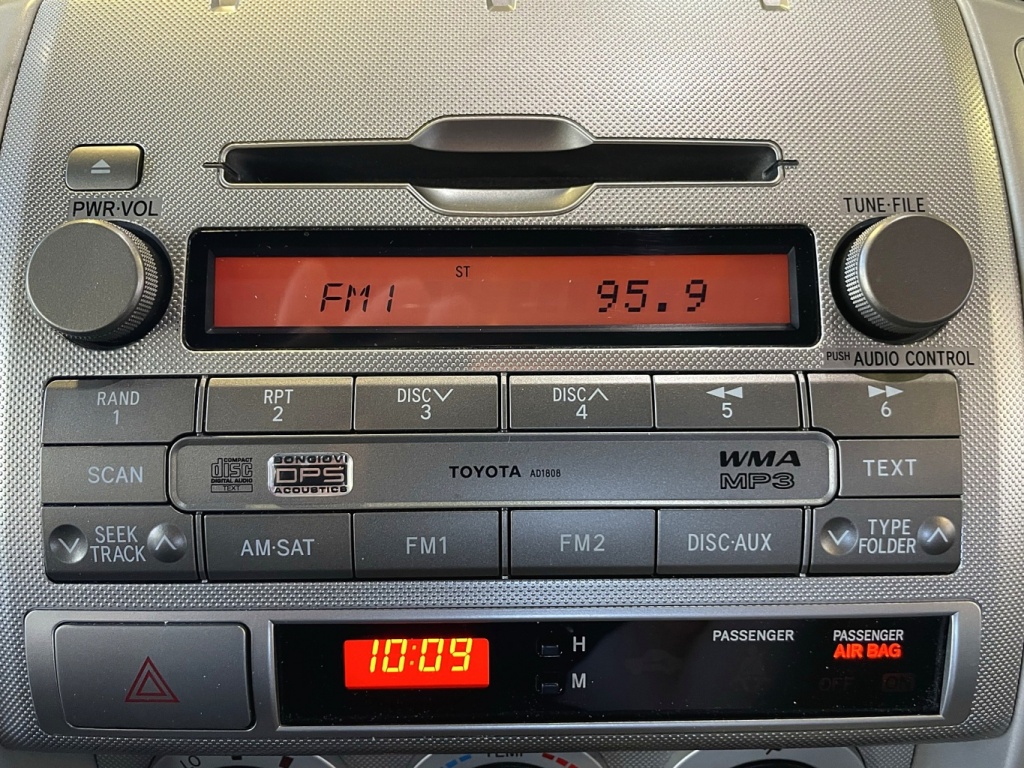Toyota Tacoma  2011 — photo 24