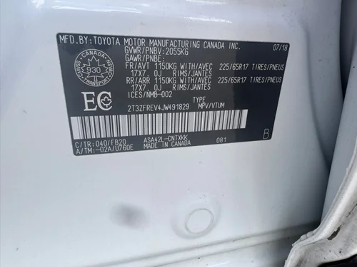 Toyota RAV4 LE 2018 — photo 14