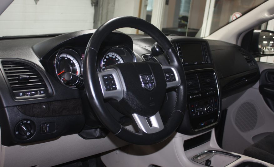 2017 DODGE GRAND CARAVAN CREW — photo 10