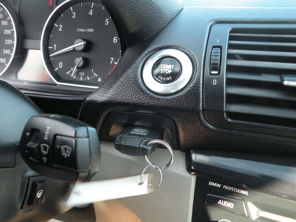 BMW Serie 1 128i 2009 — photo 17
