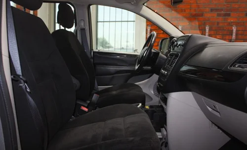 2015 DODGE GRAND CARAVAN STOW AND GO — photo 9