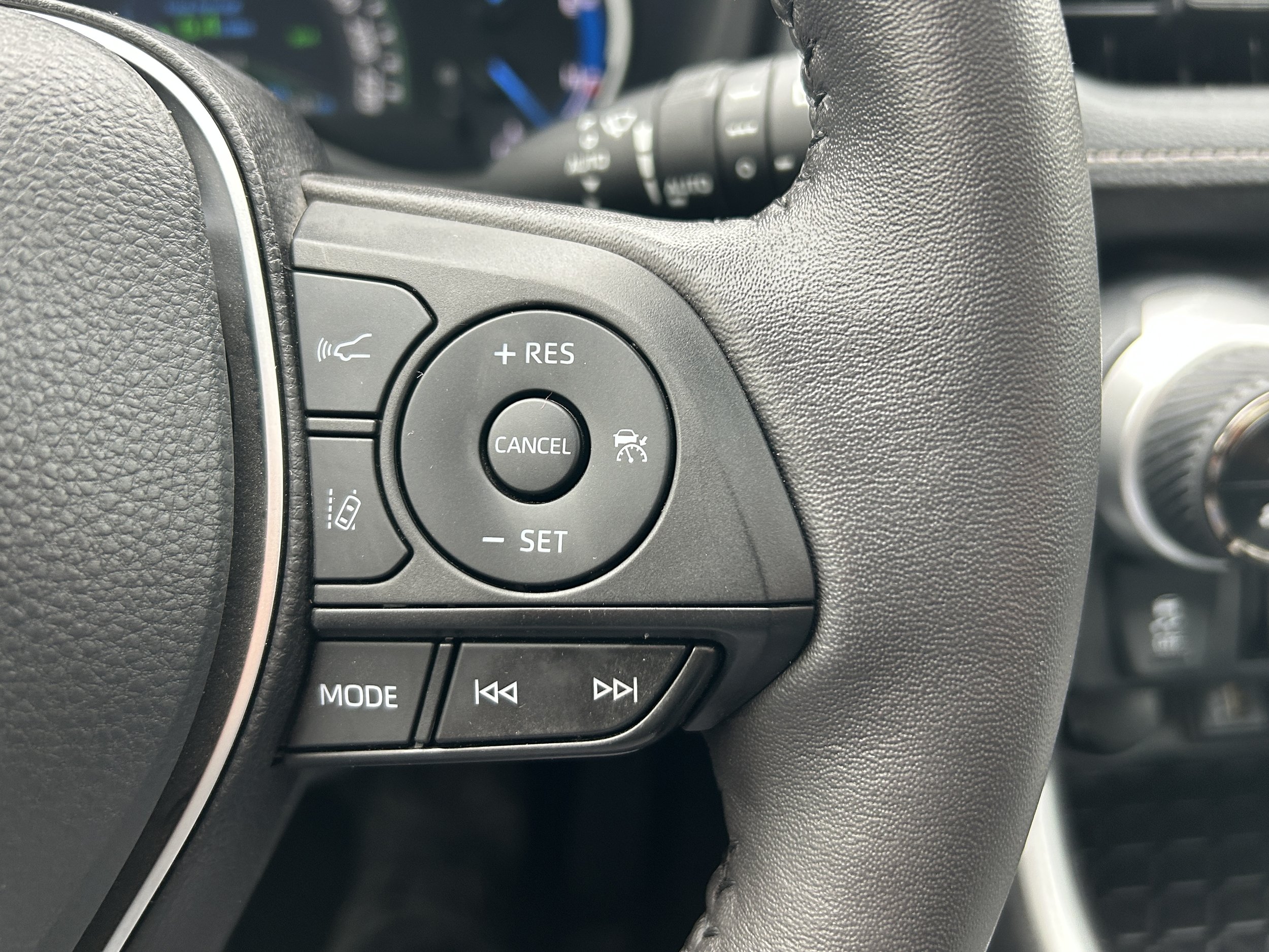 Toyota RAV4 XLE Hybrid 2024 — photo 21
