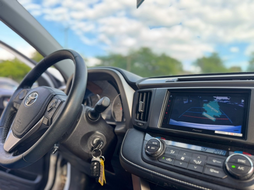 Toyota RAV4 XLE 2017 — photo 13
