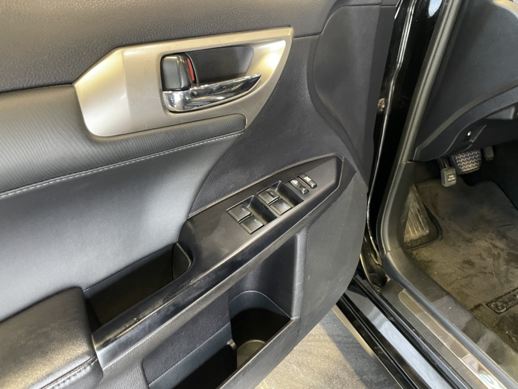 Lexus CT 200h  2014 — photo 17