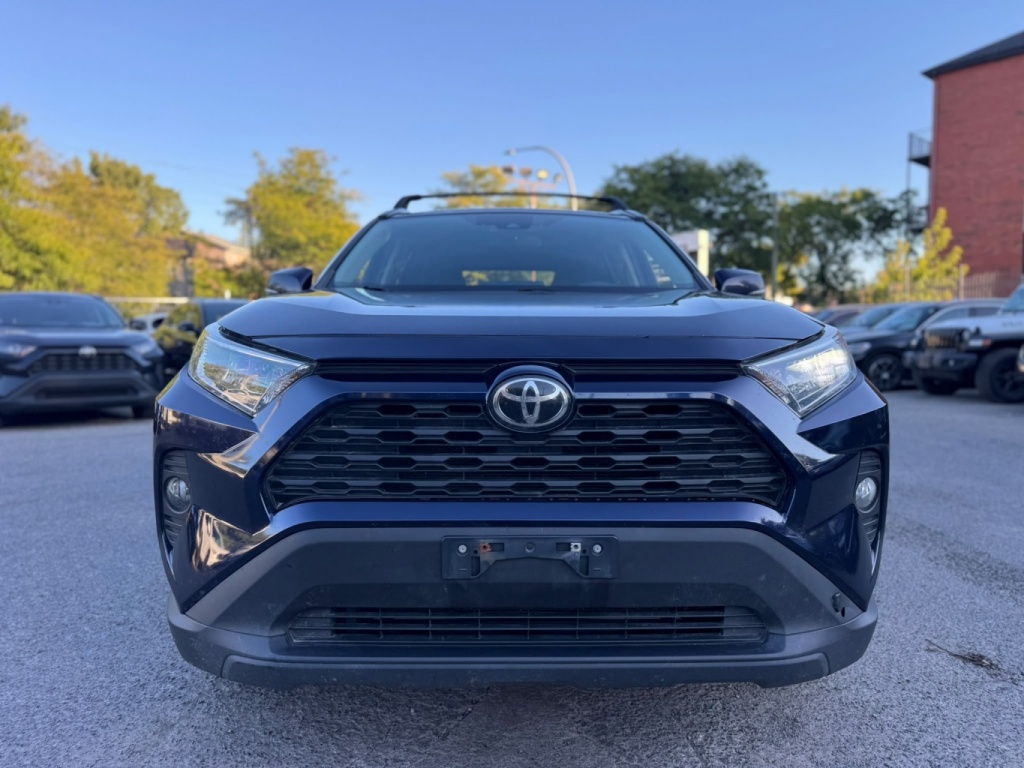 Toyota RAV4 XLE 2021 — photo 16