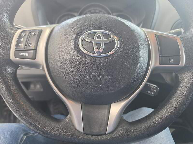 Toyota Yaris hatchback 2017 Hayon 5 portes, boîte automatique, LE — photo 12