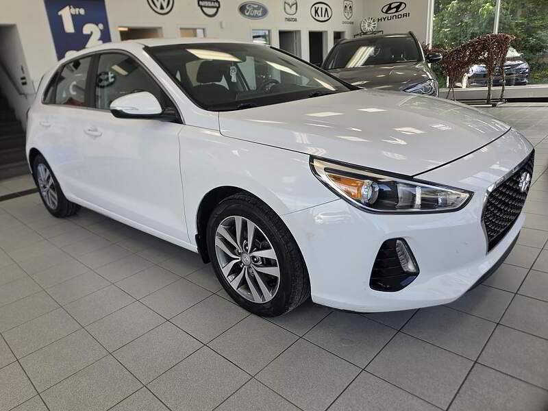 Hyundai Elantra GT 2018 GL / AUTO + CAMERA + BLUETOOTH + BAS KM ++++ — photo 3