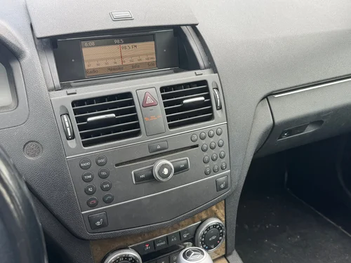 Mercedes-Benz C 250 4MATIC 2011 — photo 11