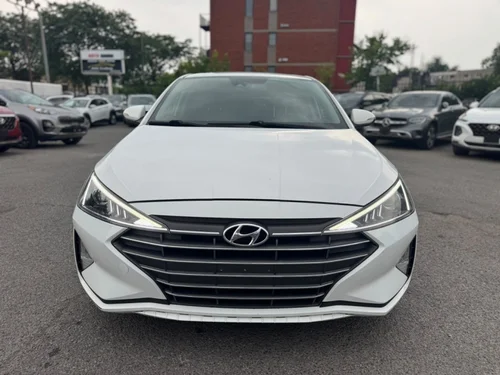 Hyundai Elantra Luxury 2020 — photo 2