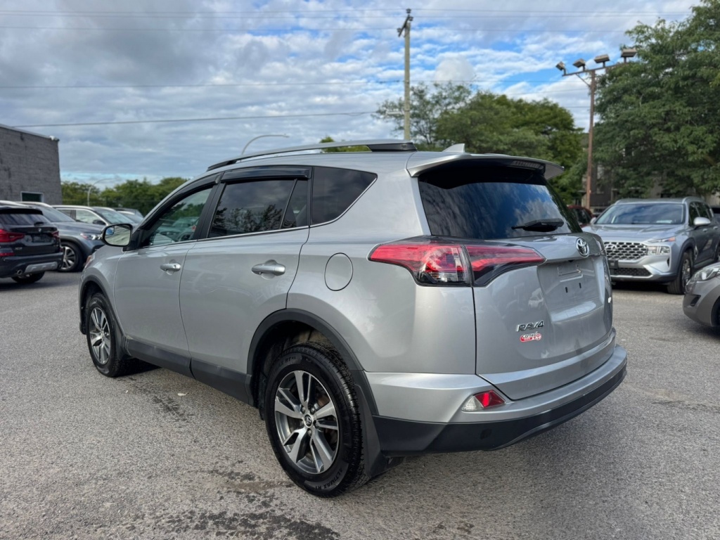 Toyota RAV4 LE 2018 — photo 8
