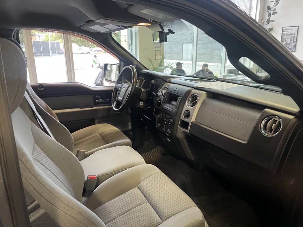 Ford F-150 Lariat 2014 — photo 16