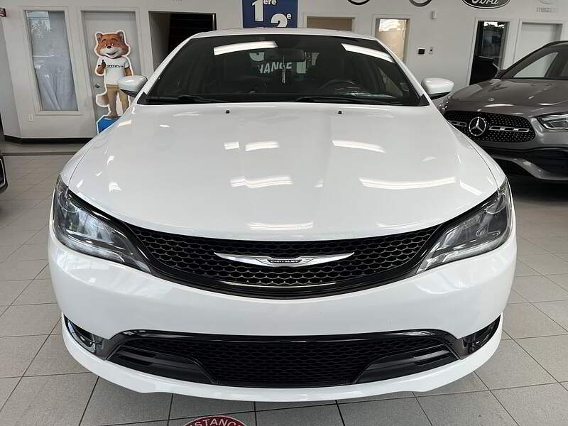Chrysler 200 2016 S / TOIT PANO / CAMERA + CUIR + BLUETOOTH + BAS KM +++ — photo 2