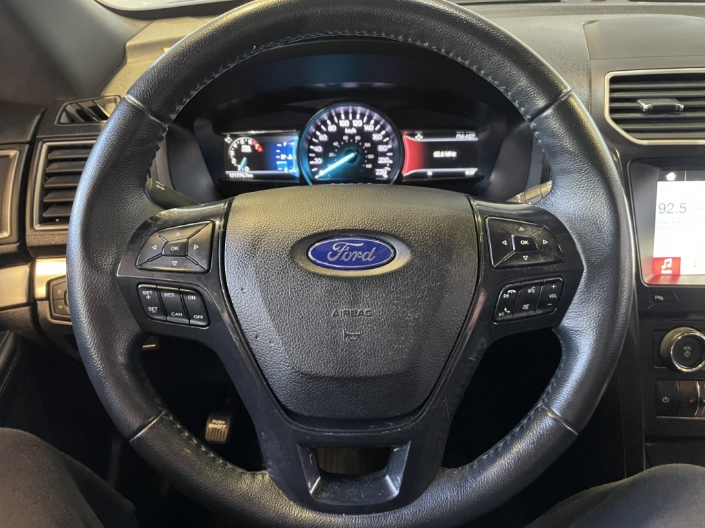 Ford Explorer XLT 2018 — photo 22