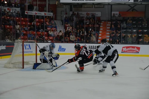 les-huskies-concluent-un-weekend-parfait-en-tête-de-division