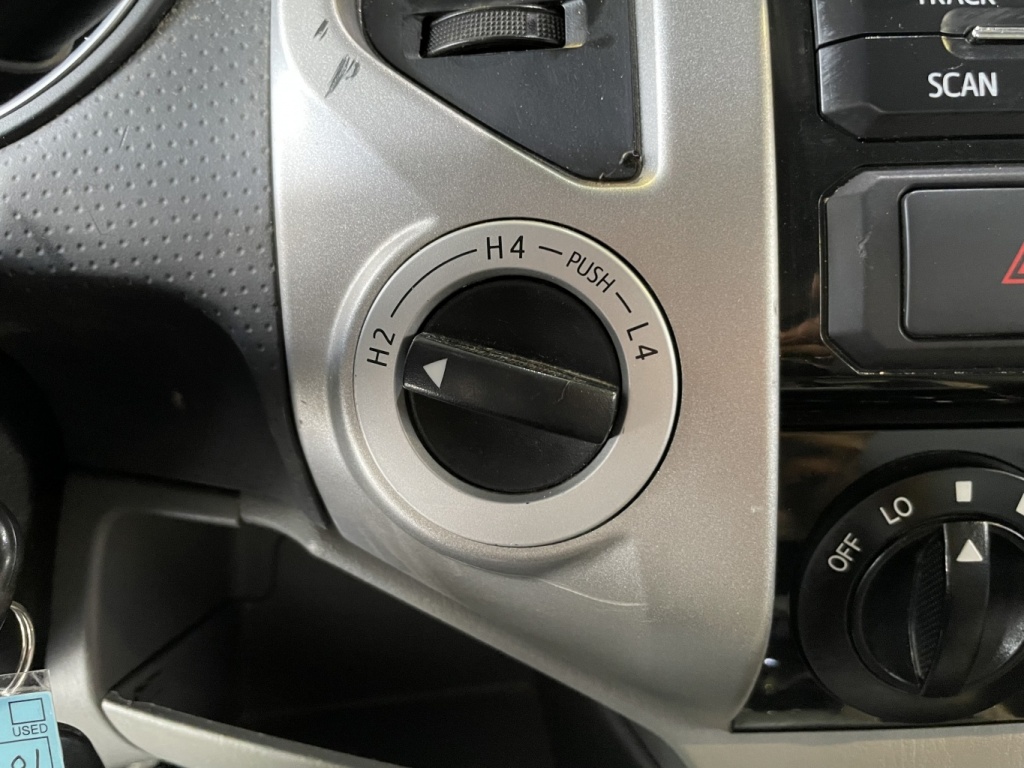 Toyota Tacoma  2012 — photo 18