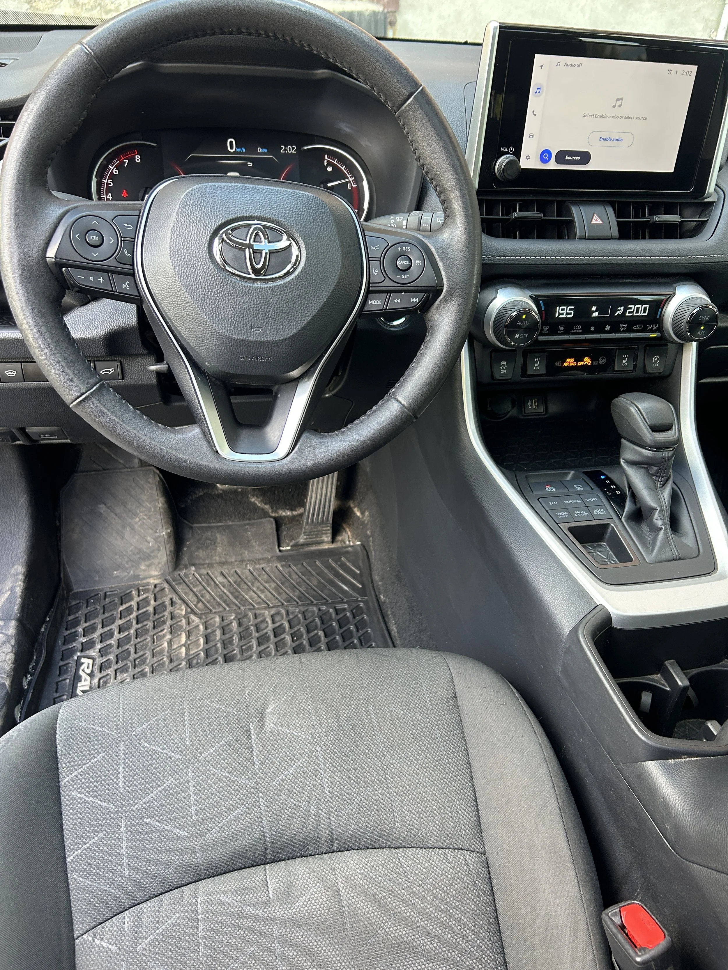 2024 Toyota RAV4 XLE — photo 13